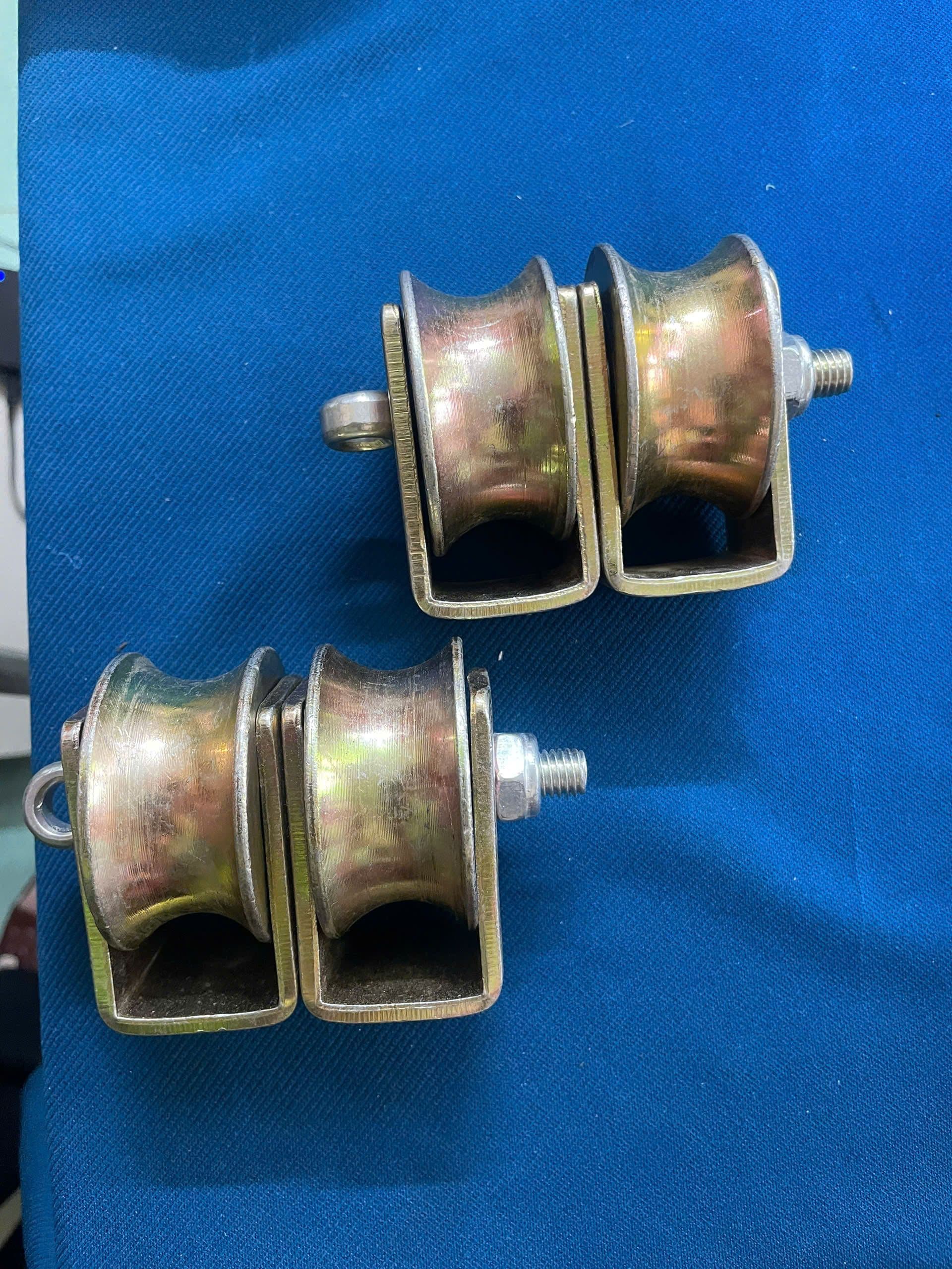 Ròng rọc cáp đôi
