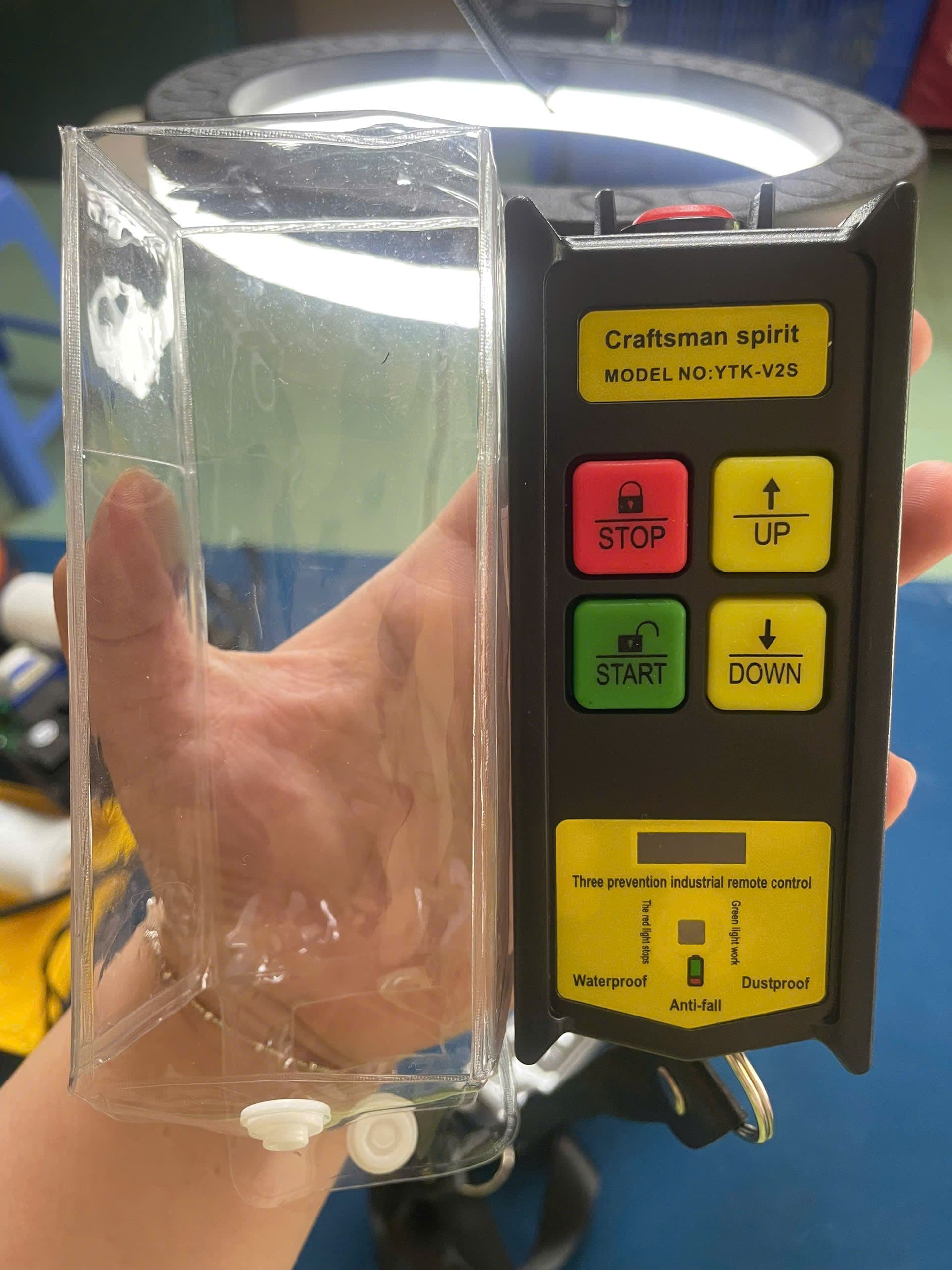 Remote công nghiệp YTK-V2S cho thang nâng và tời điện