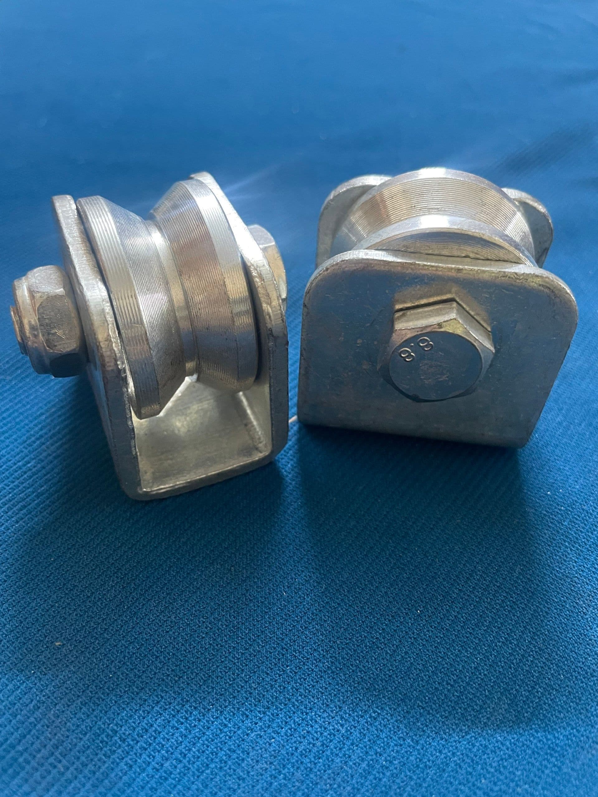 Puly dẫn cáp rãnh V bằng sắt